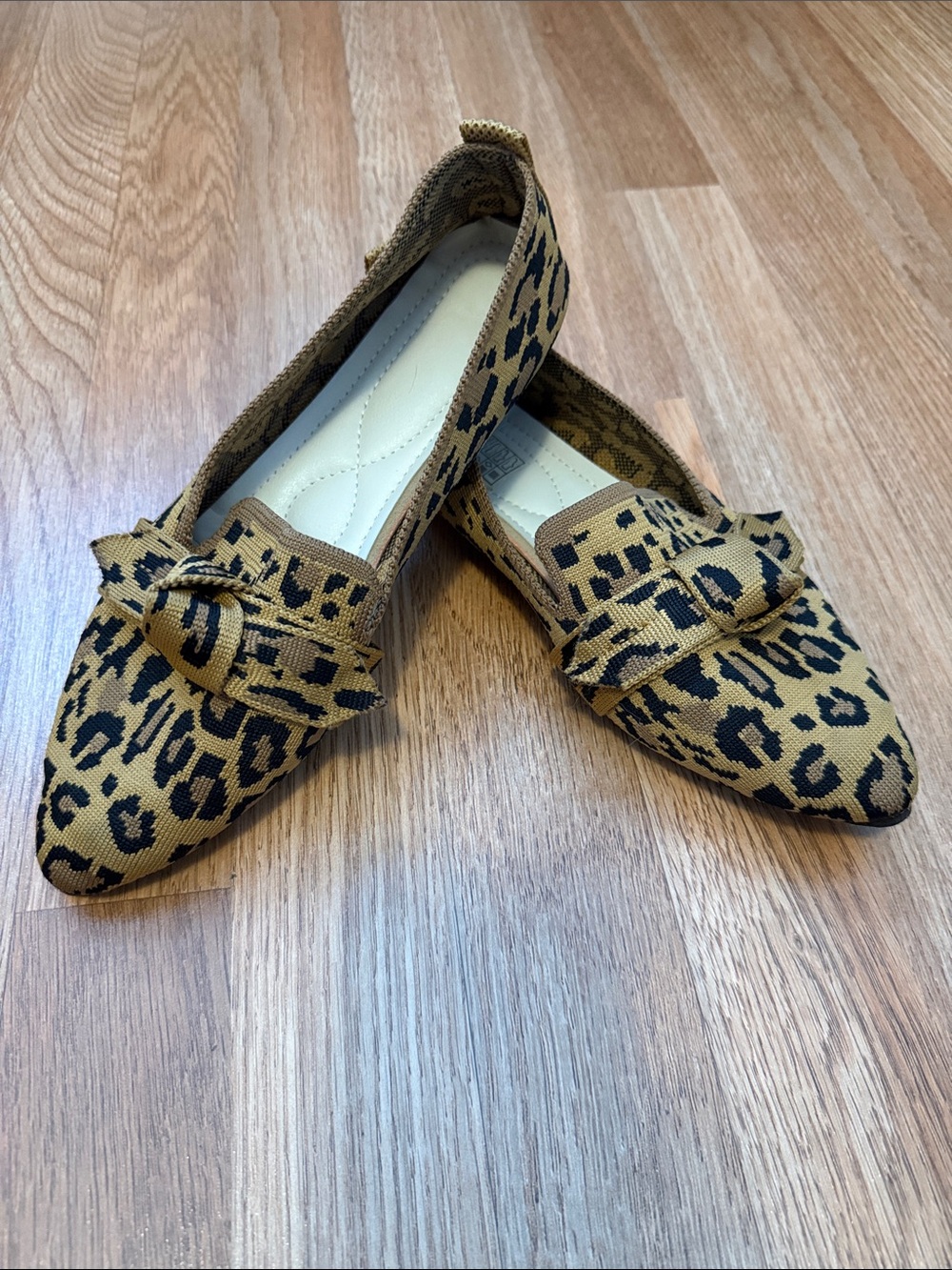 Leopard Print Pointed Toe Ballet Flats - Tan/Black